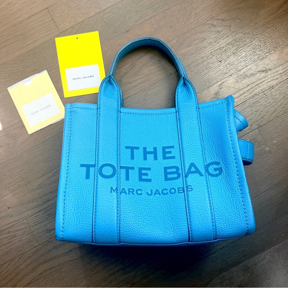 MARC JACOBS Grained Calfskin Small The Tote Bag blue Barrier Reef